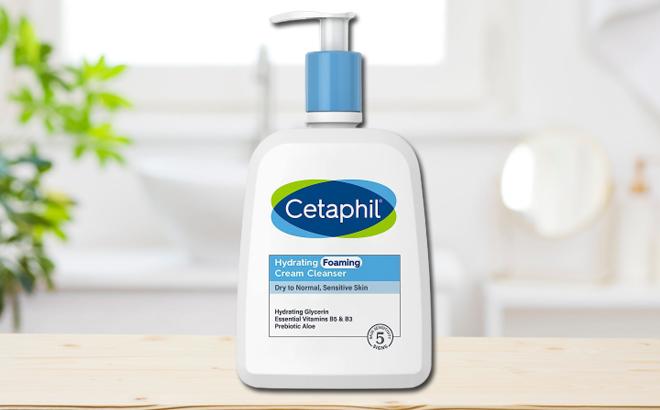 Cetaphil Hydrating Foaming Cream Cleanser là một sản phẩm hàng đầu kết hợp sữa rửa mặt với công dụng aloe vera