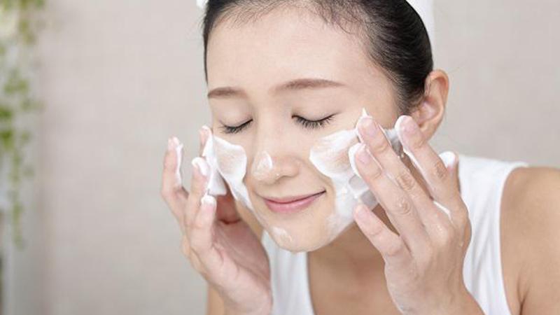 Tác Dụng Của Dầu Tẩy Trang: Cách Rửa Mặt Giúp Da Không Lo Nổi Mụn